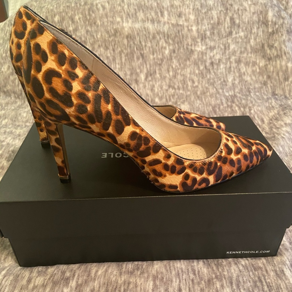 Kenneth Cole Riley pump size 8